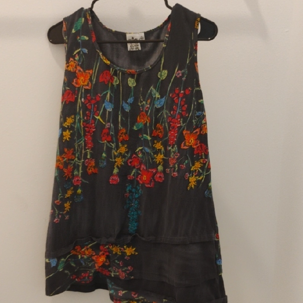 Parsley & Sage Gray Top with Yellow Accents